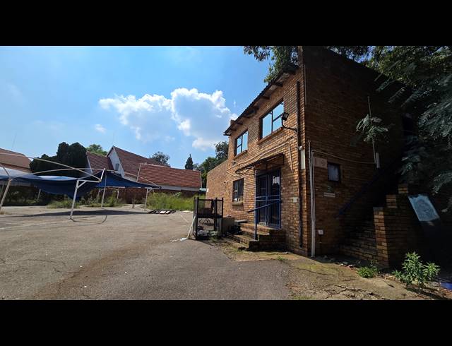 6,241M² BUSINESS CENTRE FOR SALE IN HELDERKRUIN
